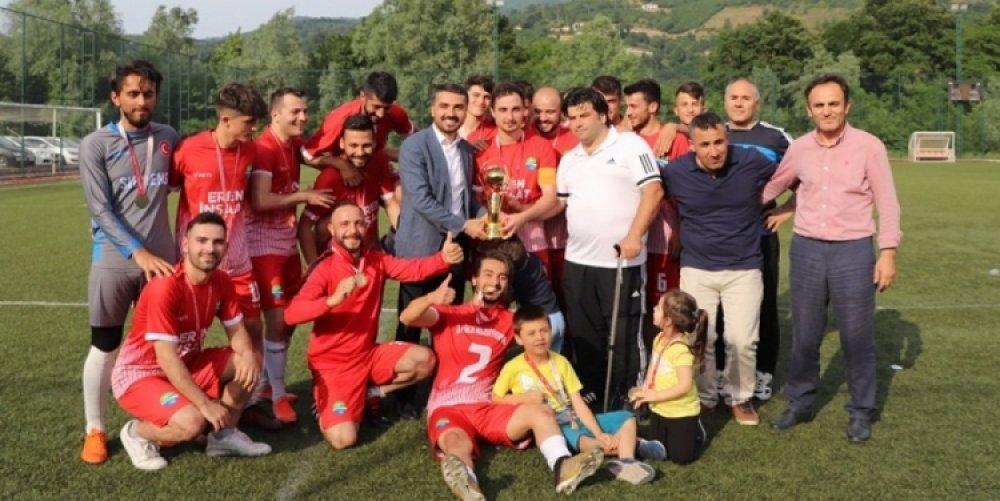 Ayvacık Belediyespor’un Şampiyonluk Coşkusu