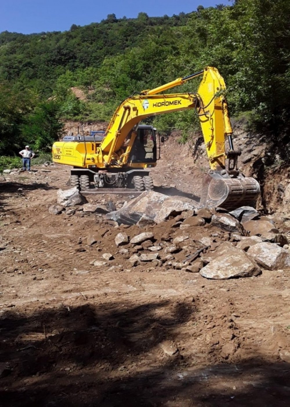 Belediyemiz Ekipleri Çalışmalarını Hızla Sürdürüyor