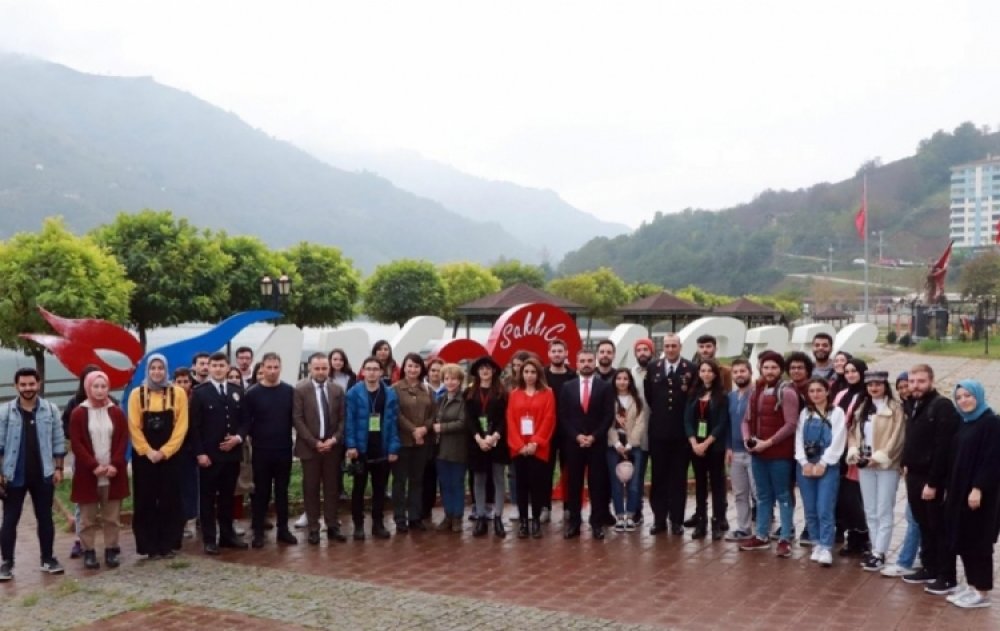 İletişim Fakültesi Öğrencilerinden İlçemizde Foto Maratonu